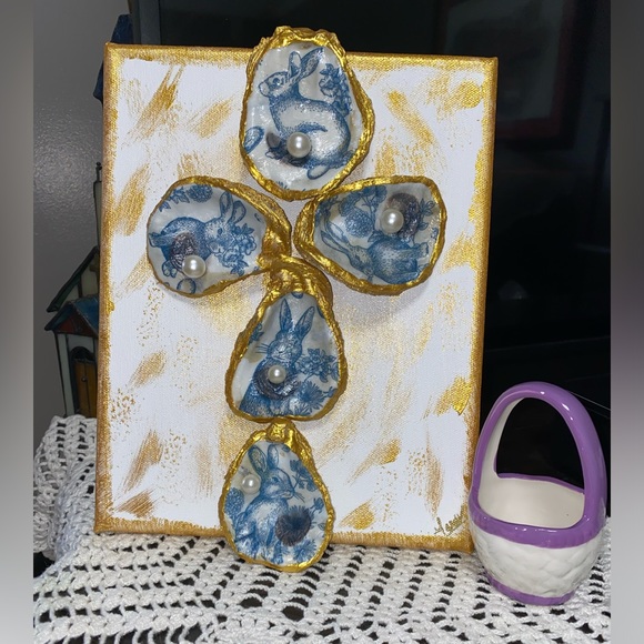 HANDMADE EASTER DECOUPAGE OYSTER SHELL CROSS. - Picture 10 of 13